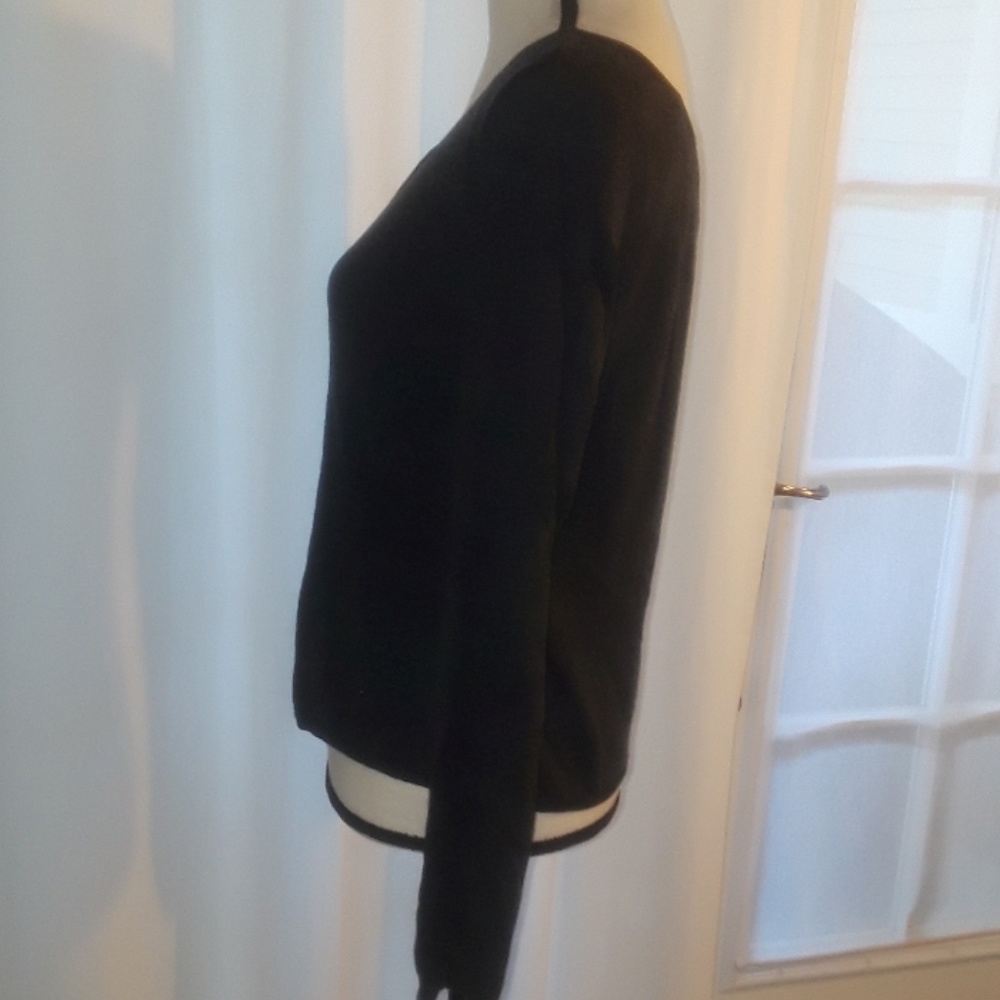 Gray Blouse - Picture 4 of 6